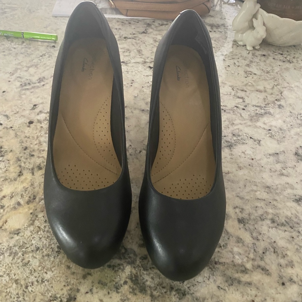 Clarks 3 inch black heel. Very gently used and in great condition.